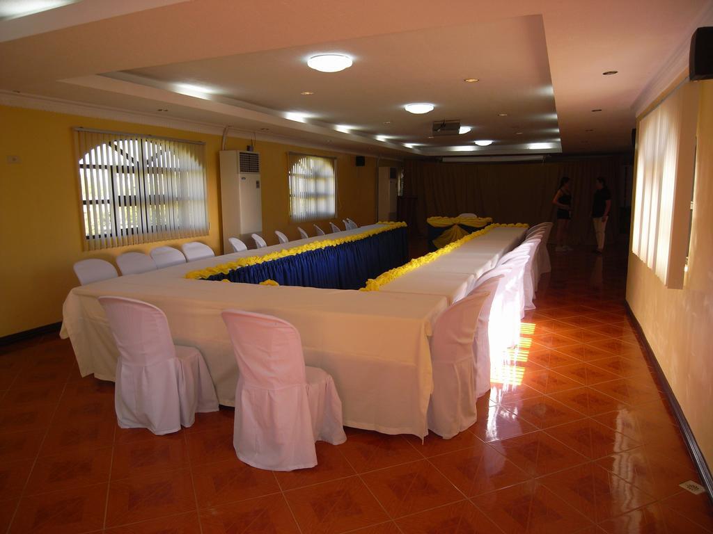 Marco Vincent Dive Resort Puerto Galera Extérieur photo
